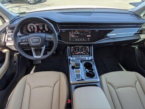 2025 Audi Q7 45 Premium