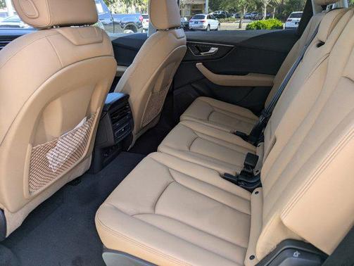 2025 Audi Q7 45 Premium