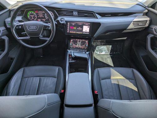 2022 Audi e-tron Premium