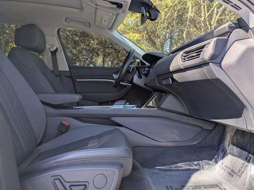 2022 Audi e-tron Premium