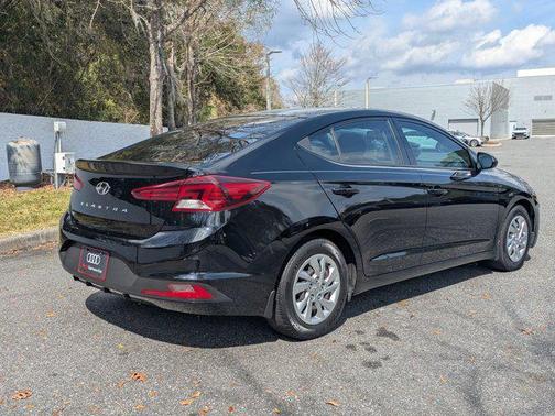 2020 Hyundai ELANTRA SE