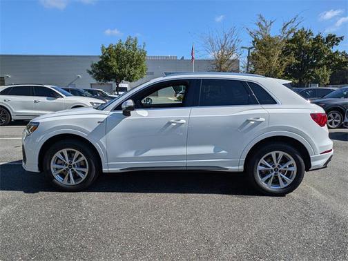 2025 Audi Q3 Premium 45 TFSI S line quattro Tiptronic