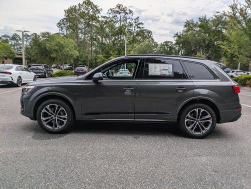 2025 Audi Q7 45 Premium Plus