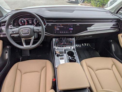 2025 Audi Q7 55 Premium Plus