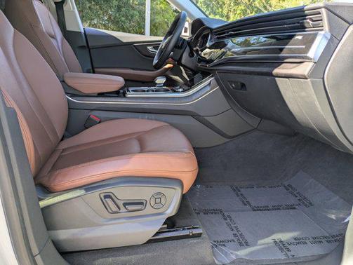 2022 Audi Q8 55 Premium Plus