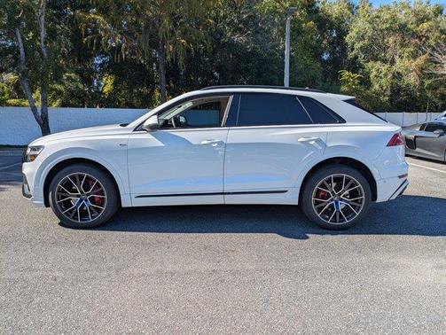 2022 Audi Q8 55 Premium Plus
