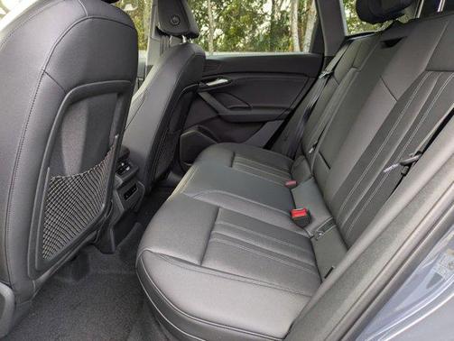 2025 Audi Q6 e-tron Premium quattro