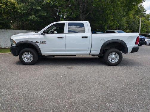 2017 RAM 2500 Tradesman Crew Cab 4x4 6'4' Box