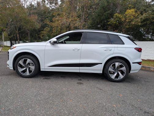 2025 Audi Q6 e-tron Premium Plus quattro