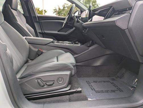 2025 Audi Q6 e-tron Premium Plus quattro