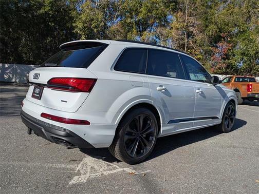 2026 Audi Q7 55 Premium Plus
