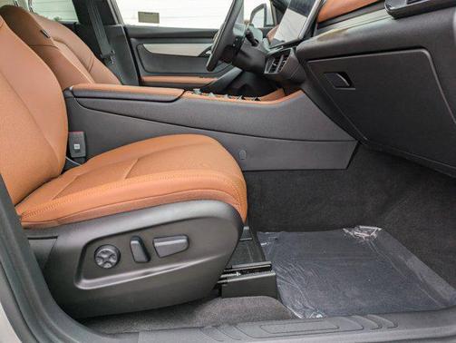 2025 VinFast VF 8 Plus
