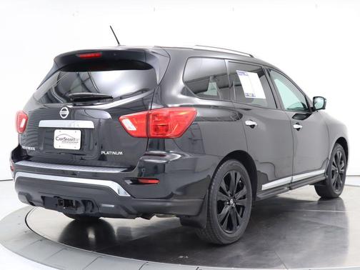 2017 Nissan Pathfinder Platinum