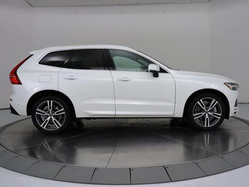 2018 Volvo XC60 T6 Momentum