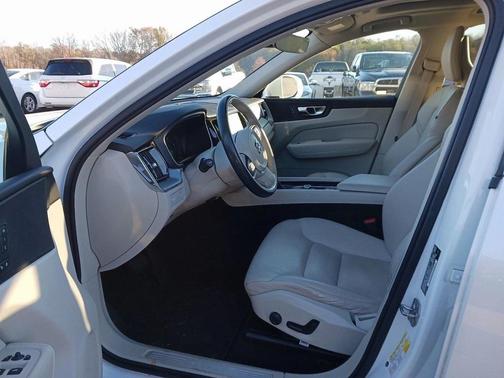 2018 Volvo XC60 T6 Momentum