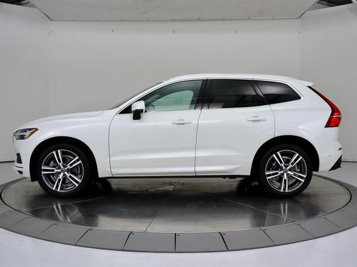 2018 Volvo XC60 T6 Momentum