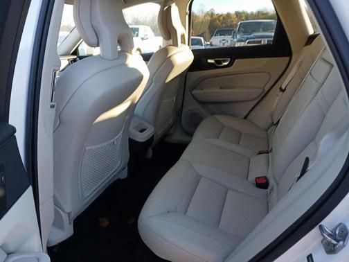 2018 Volvo XC60 T6 Momentum