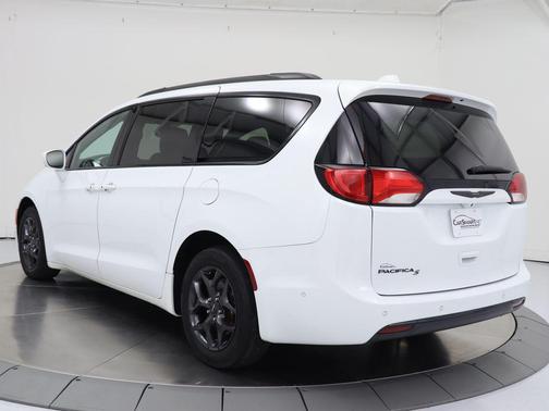 2018 Chrysler Pacifica Touring-L