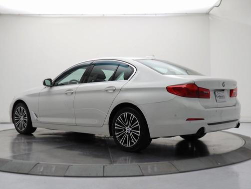 2020 BMW 530 530i