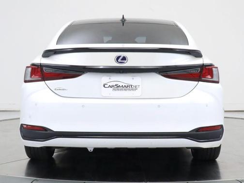 Eminent White Pearl 2022 Lexus ES 300h Premium