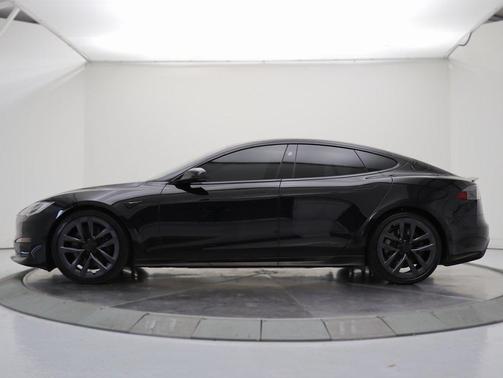 2022 Tesla Model S Plaid