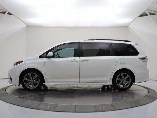 2018 Toyota Sienna SE