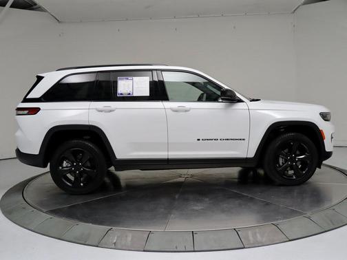 2022 Jeep Grand Cherokee Altitude