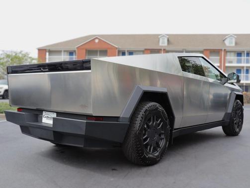 2024 Tesla Cybertruck Cyberbeast
