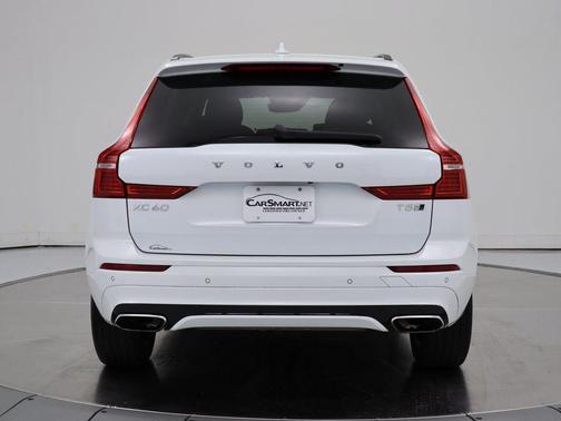 2020 Volvo XC60 T5 R-Design