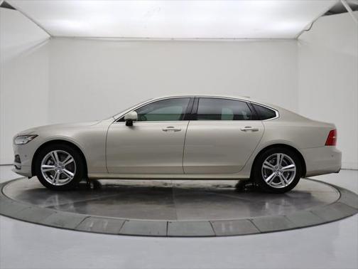 2018 Volvo S90 T5 Momentum