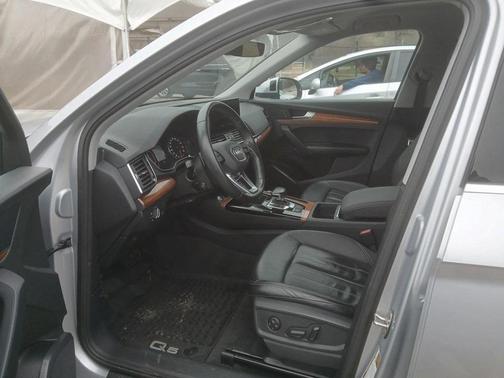 2022 Audi Q5 45 S line Premium