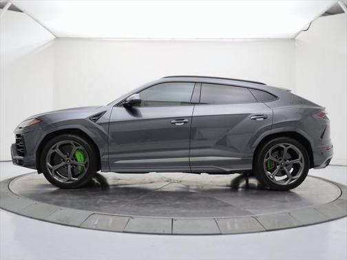 2020 Lamborghini Urus Base