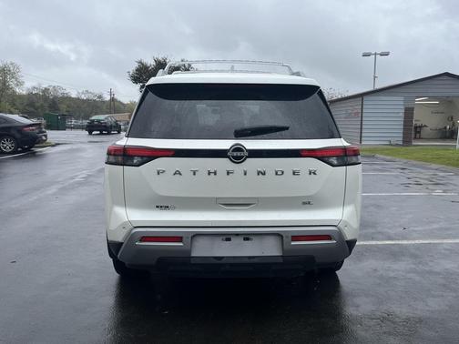 2022 Nissan Pathfinder SL 2WD