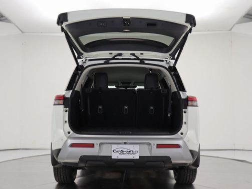 2022 Nissan Pathfinder SL 2WD