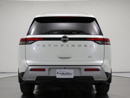 2022 Nissan Pathfinder SL 2WD