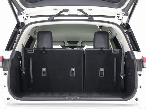 2022 Nissan Pathfinder SL 2WD