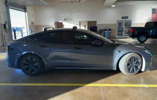 2022 Tesla Model S Base