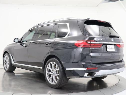 Black Sapphire Metallic 2020 BMW X7 xDrive40i