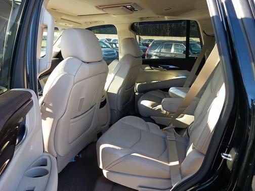 2016 Cadillac Escalade Luxury
