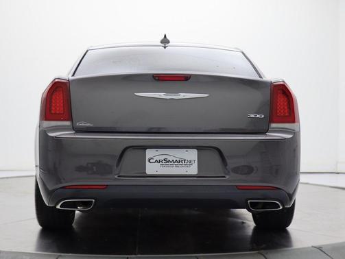 2018 Chrysler 300 Touring