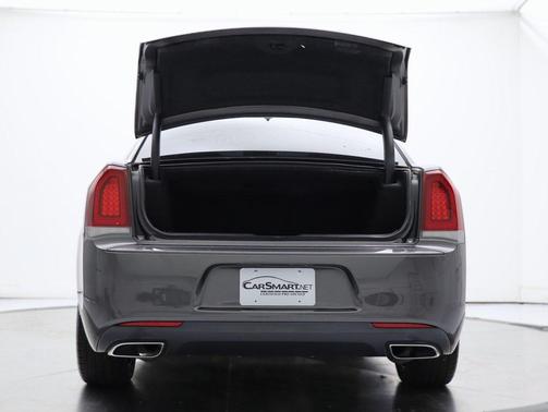 2018 Chrysler 300 Touring
