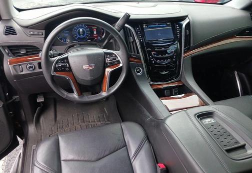 2017 Cadillac Escalade Luxury