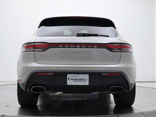 2022 Porsche Macan Base