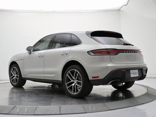 2022 Porsche Macan Base