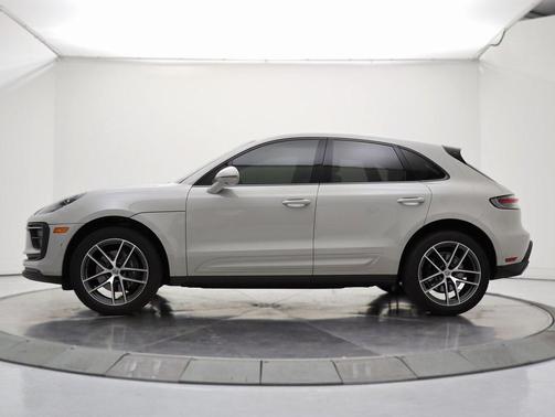 2022 Porsche Macan Base