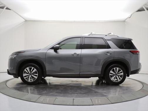 2023 Nissan Pathfinder SL FWD