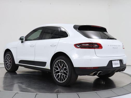 2017 Porsche Macan T