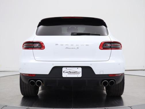 2017 Porsche Macan T