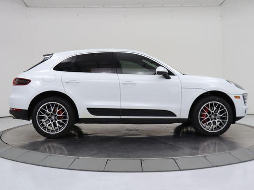 2017 Porsche Macan T