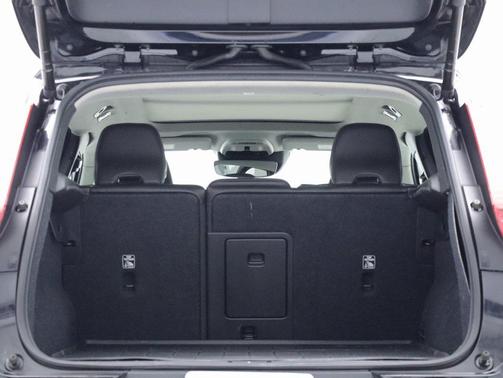 2021 Volvo XC40 T5 Momentum